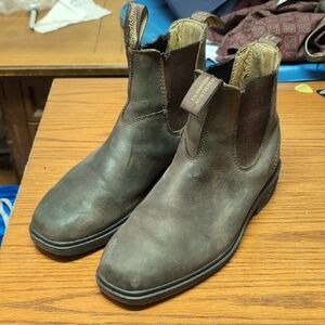 Blundstone Chisel-toe Brown Leather Chelsea Boots
